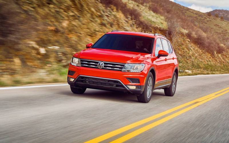 Comparison BMW X3 xDrive 35i 2017 vs Volkswagen Tiguan SEL